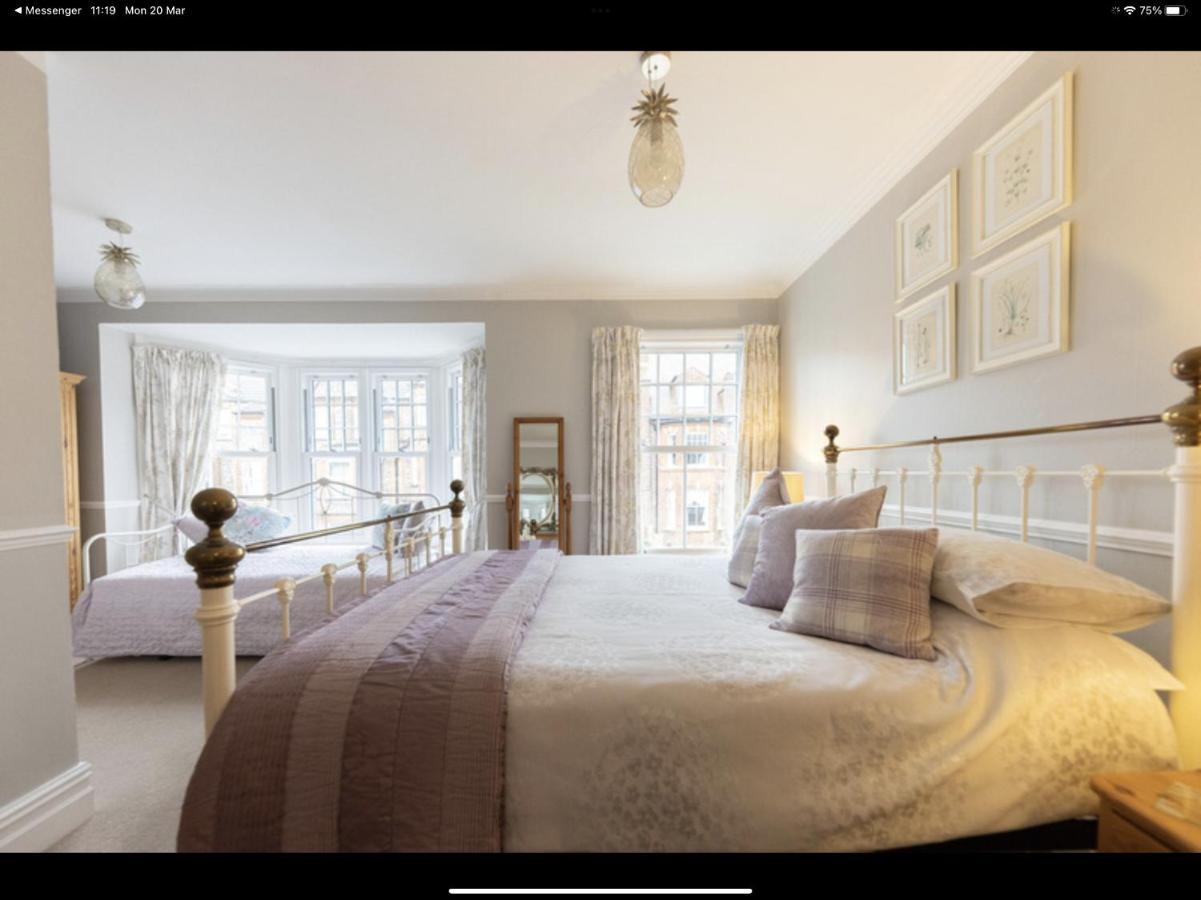 クロマー Albury House Bed & Breakfast エクステリア 写真