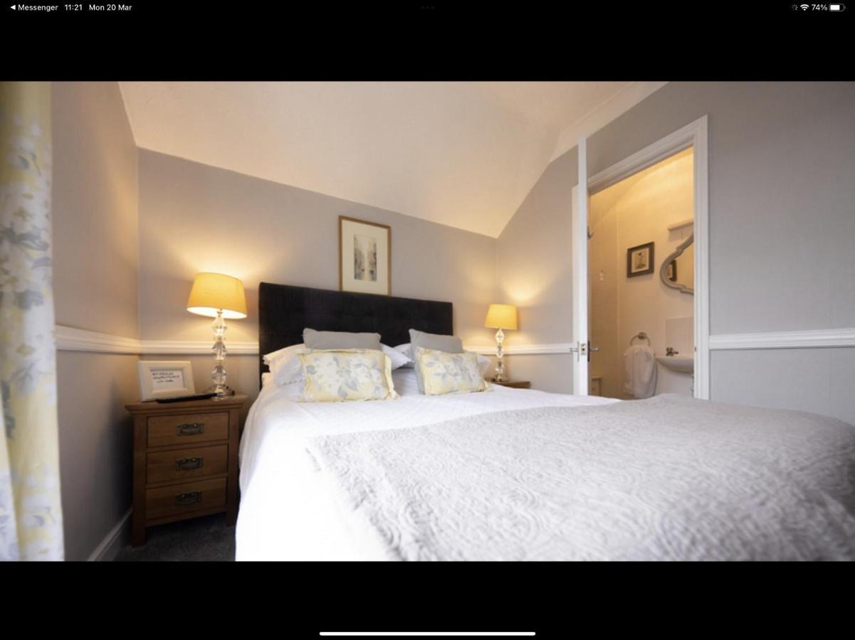 クロマー Albury House Bed & Breakfast エクステリア 写真